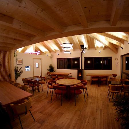 1861 Chatel Hostel Екстериор снимка