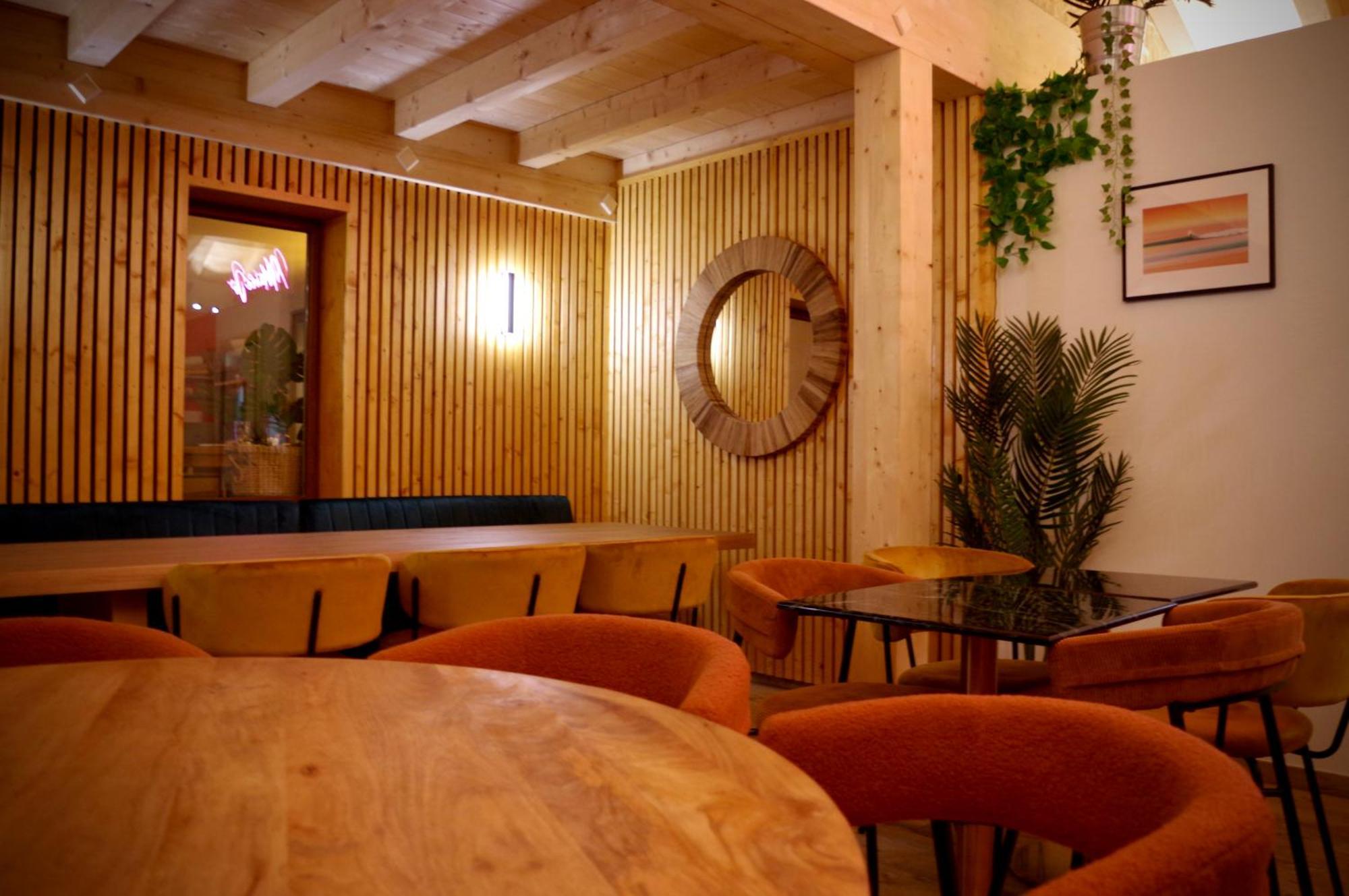 1861 Chatel Hostel Екстериор снимка