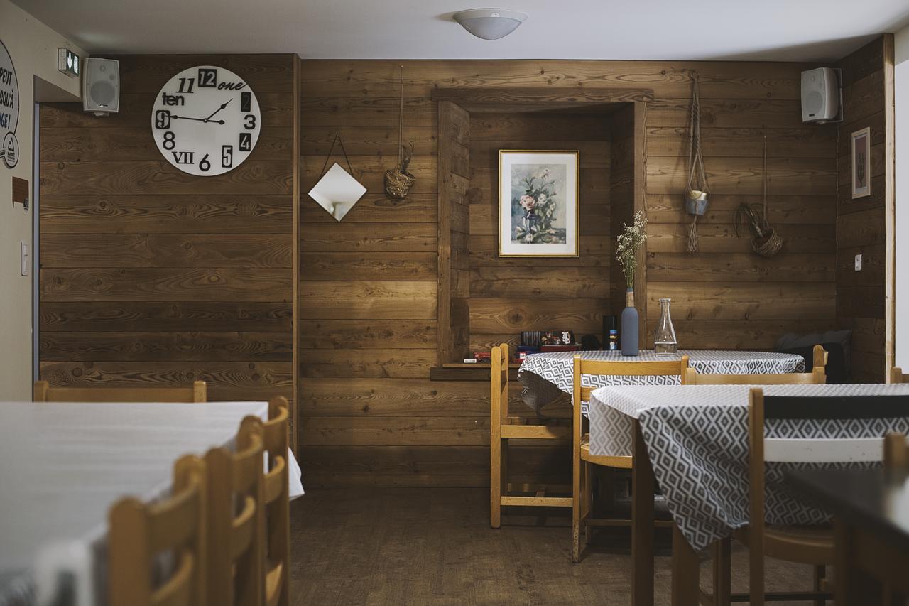 1861 Chatel Hostel Екстериор снимка