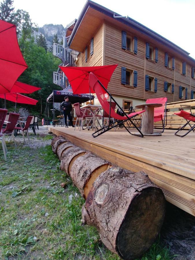1861 Chatel Hostel Екстериор снимка